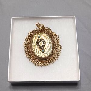 Vintage Victorian Themed Gold Toned Locket Pendant Necklace